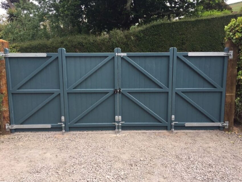 Brentwood Bi-fold Gates
