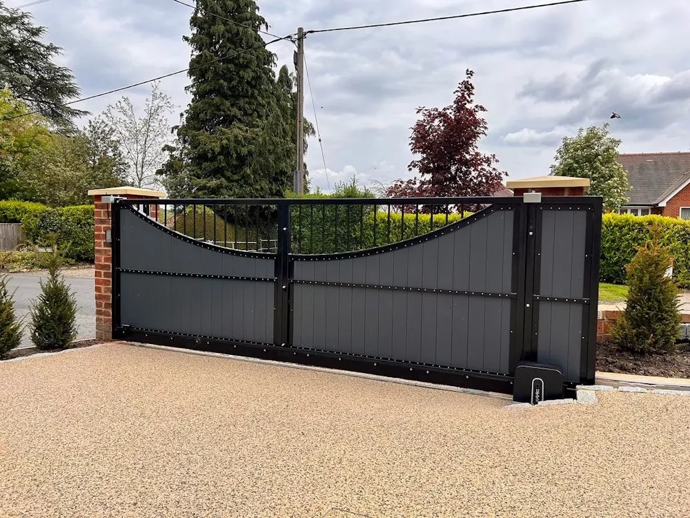 Composite Sliding Gate - The Lyndhurst - rear