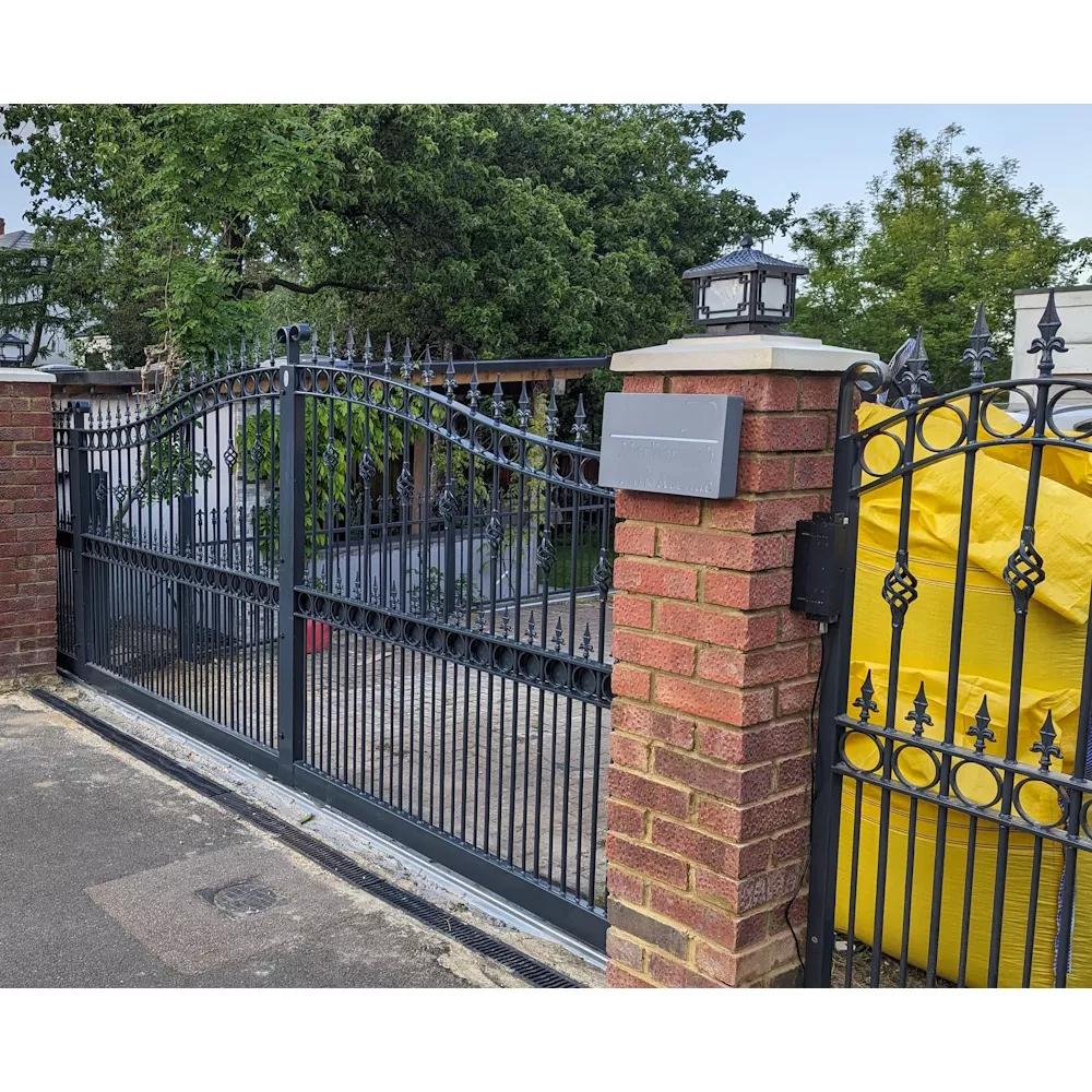 Goldsworth Sliding Gate