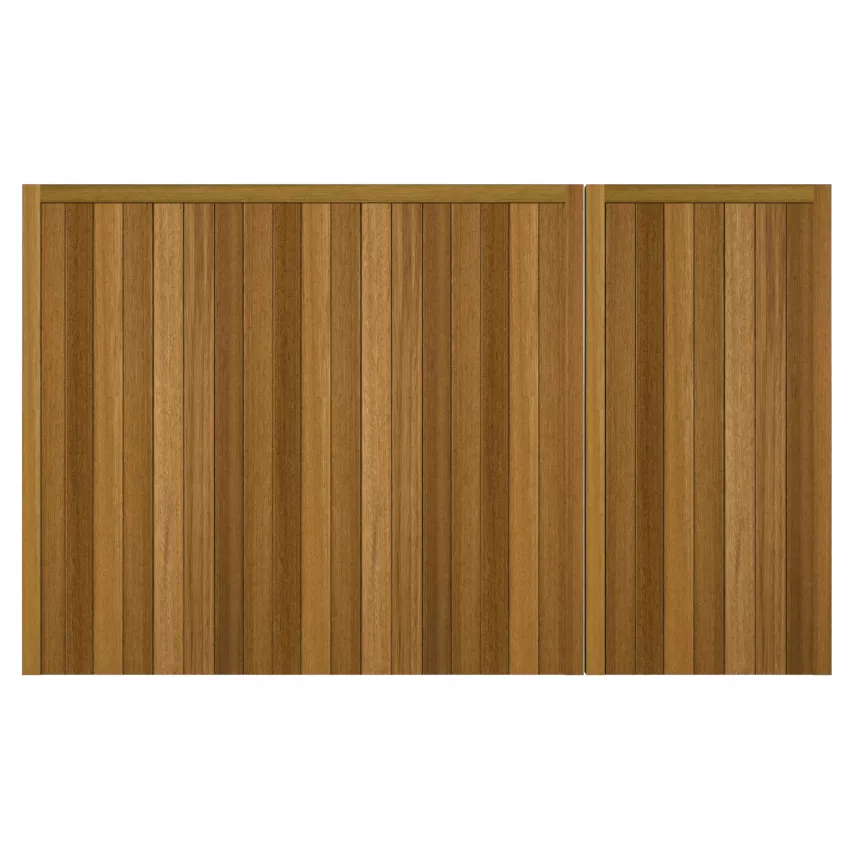 Guildford Iroko Split Driveway Gate_Scene 1