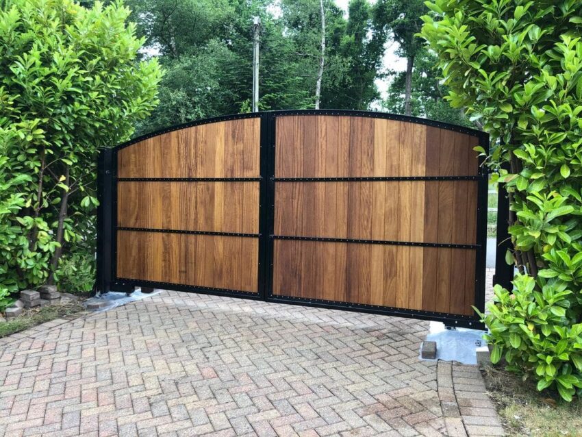 Kent Driveway Gate rear