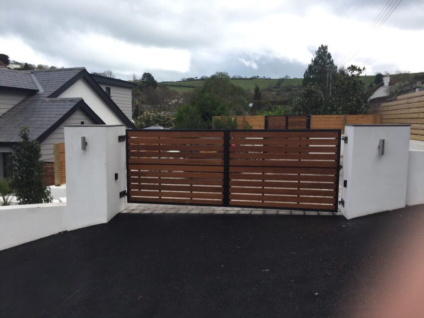 Kingston Driveway Gate - modern design