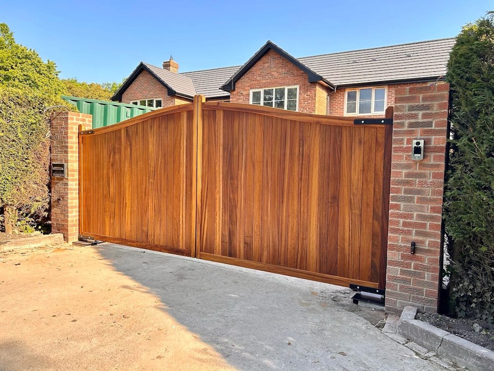 Large hardwood driveway gate - The Berkshire