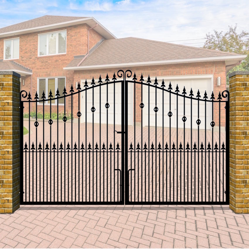 Metal Driveway Gate - The Wentworth