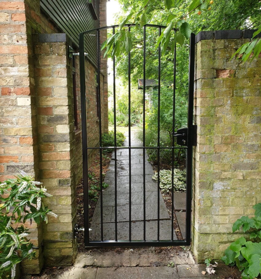 Metal Side Gate - The Bude