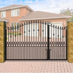 Metal Split Driveway Gate The Farnham - swan top with vertical bars