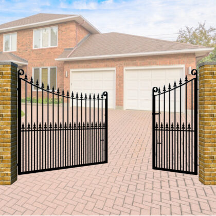 Metal Split Driveway Gate The Winchester - Inner bow top with vertical bar - opening