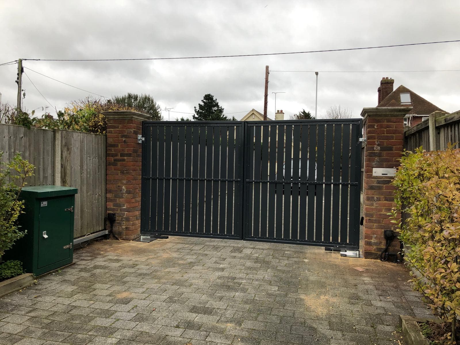 Modern Driveway Gate - The Henley with Anthracite Grey - rear view