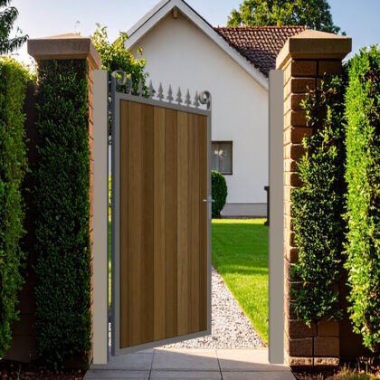Side-Gate-Metal-Framed-with-Timber-The-Middleton-opening