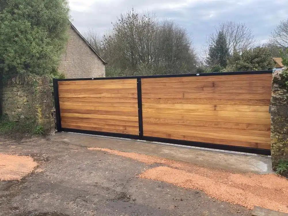 Sliding Gate - The Warwickshire metal framed with intercom