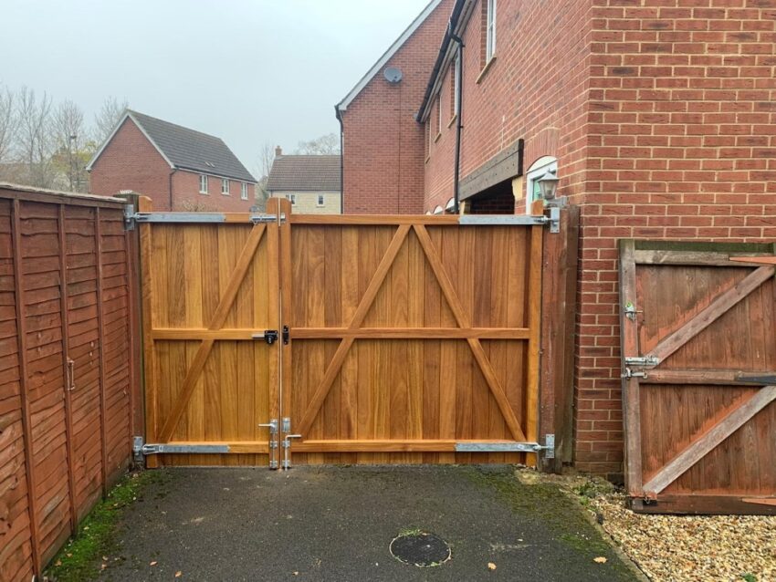 Split Driveway Gate - rear