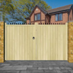 Wooden Driveway Gates - The London - Flat Top