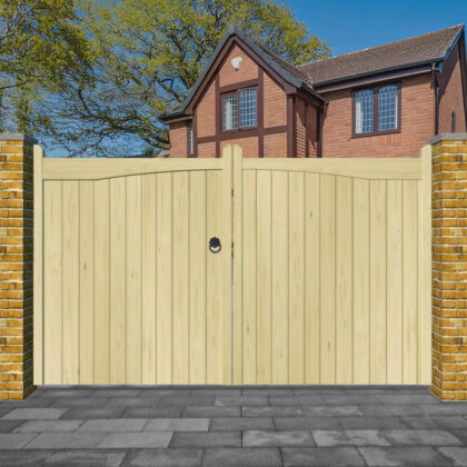 Wooden Driveway Gates - The Pettswood - Flat Top