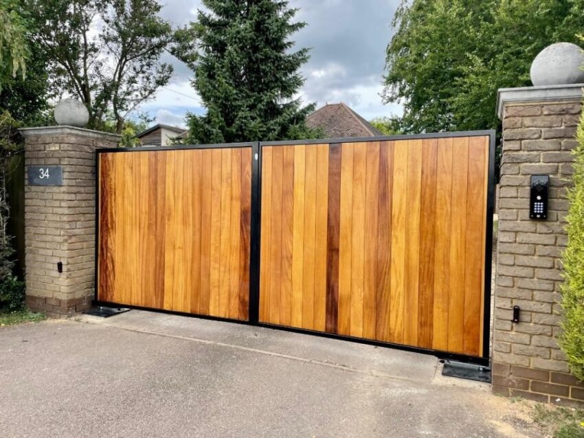 York Estate Gate - Image 3