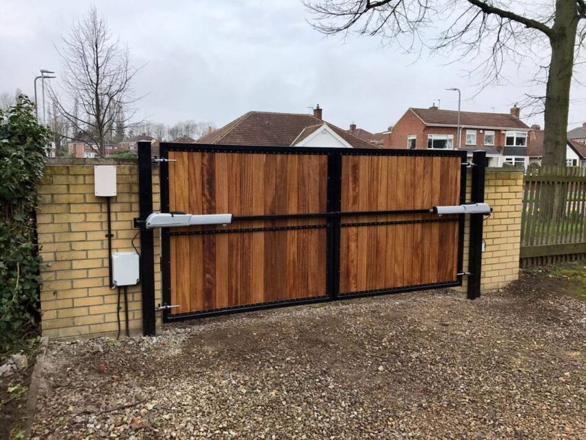 York Driveway Gate - Rear with Automation