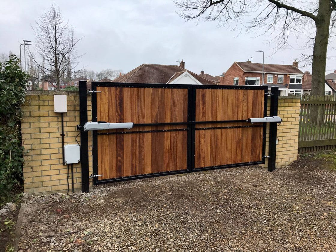York Driveway Gate - Rear with Automation