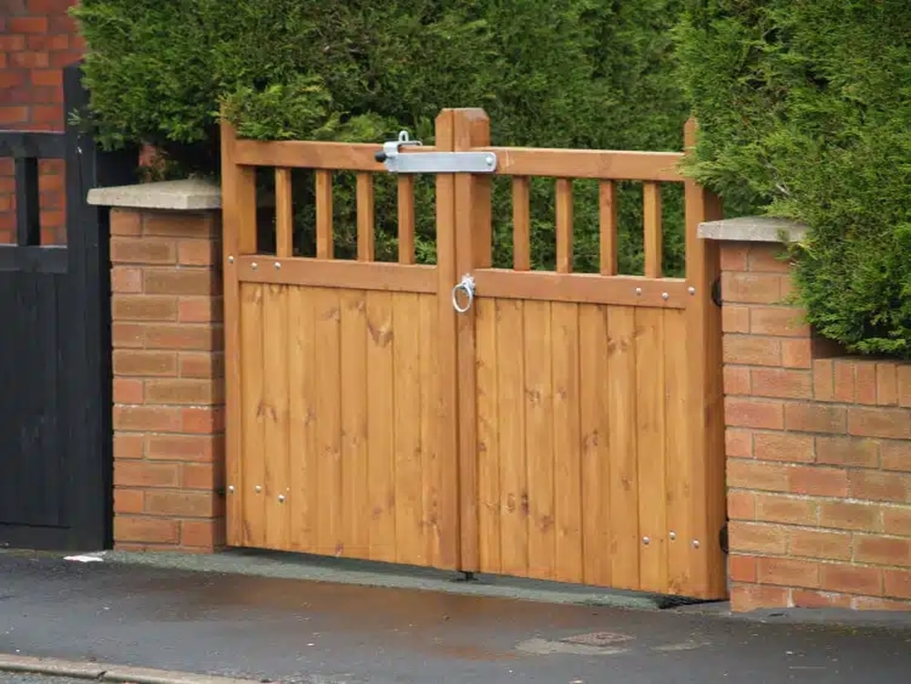 Softwood-Pine-Gates-Manufacturer-in-the-UK