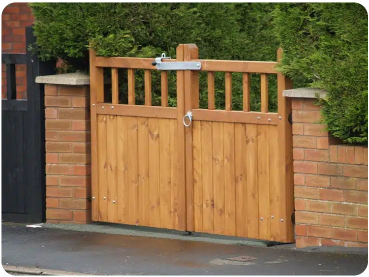 Softwood-Pine-Gates-Manufacturer-in-the-UK