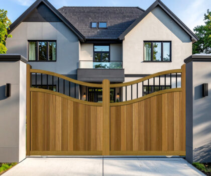 Sliding Gates in Hardwood - Inner Swan Top with Spindles - The Outwood Reverse