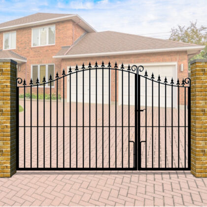 Metal Split Driveway Gate The Hartland - swan top with vertical bars