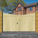 Inner Swan Top Wooden Driveway Gate - The Brookwood Reverse
